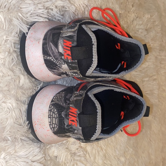 Custom Nike Roshe - Picture 2 of 5